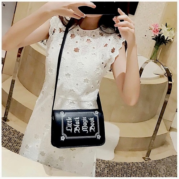 Little Black Magic Book purse 🔮 - Picture 13 of 15